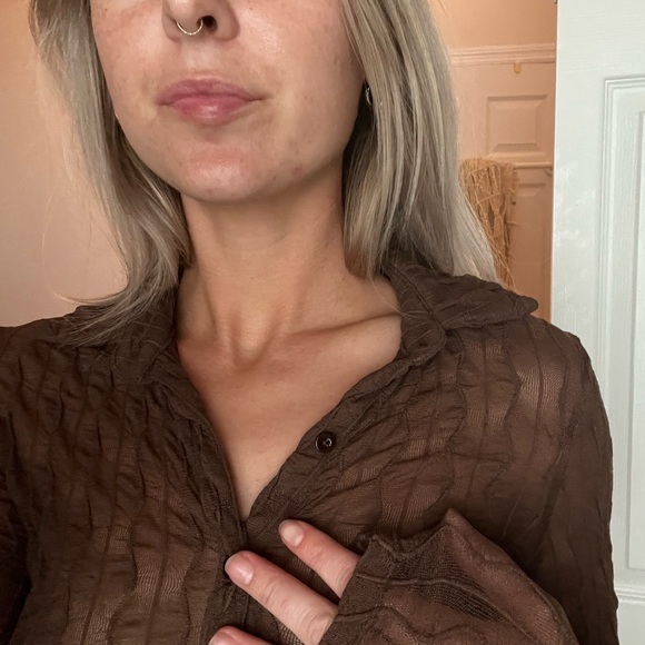 Button up top - Picture 2 of 4